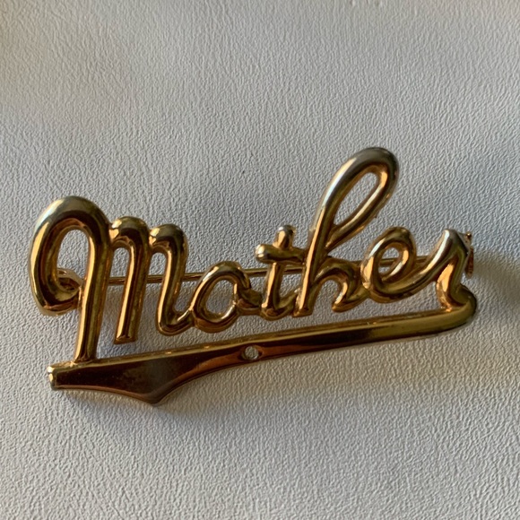 Mother brooch jewelry pin - Picture 3 of 8